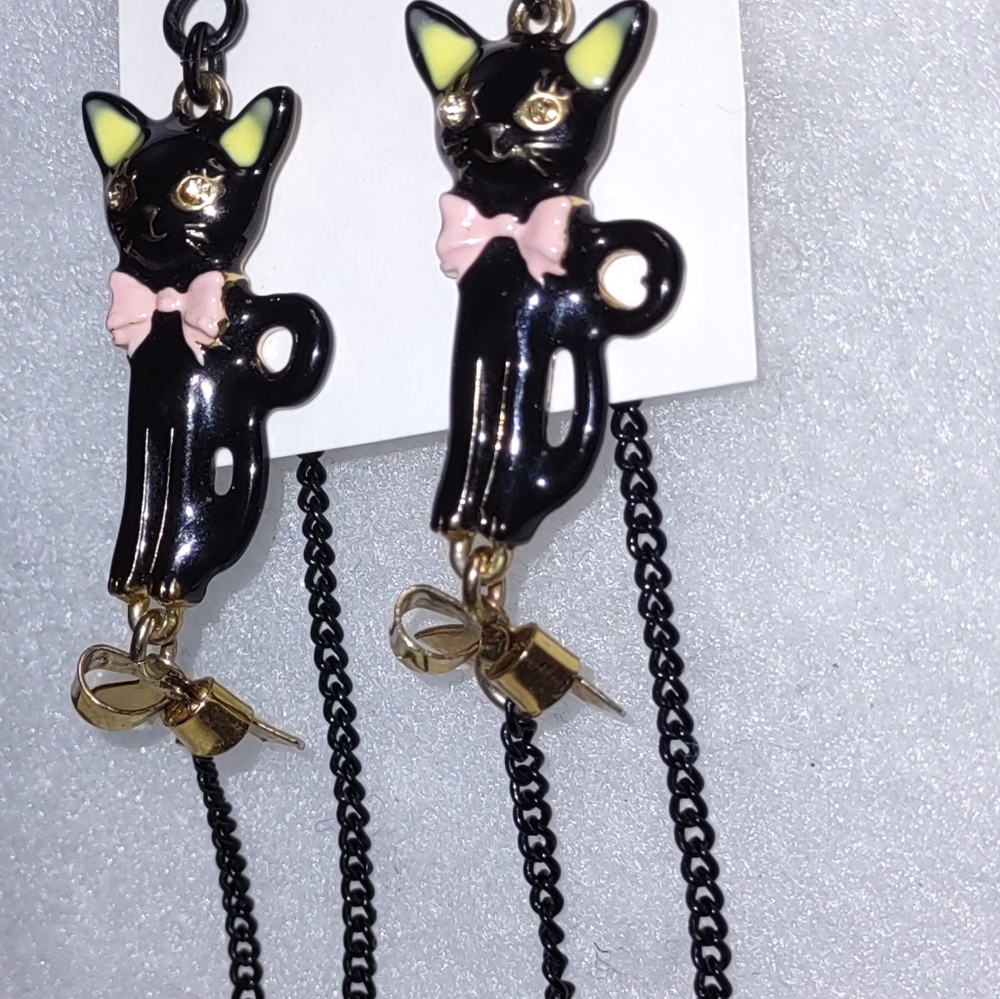 Black Cat Pink Bowtie Dangle Chain Earrings - Picture 7 of 13